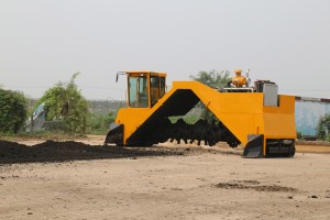 Agricultural waste rice straw compost windrow turner for organice fertilizer