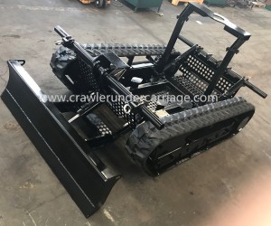 Pagal užsakymą pagaminta guminė arba plieninė vikšro važiuoklė su buldozeriu tinka kasybos mašinoms ekskavatoriaus buldozeriui