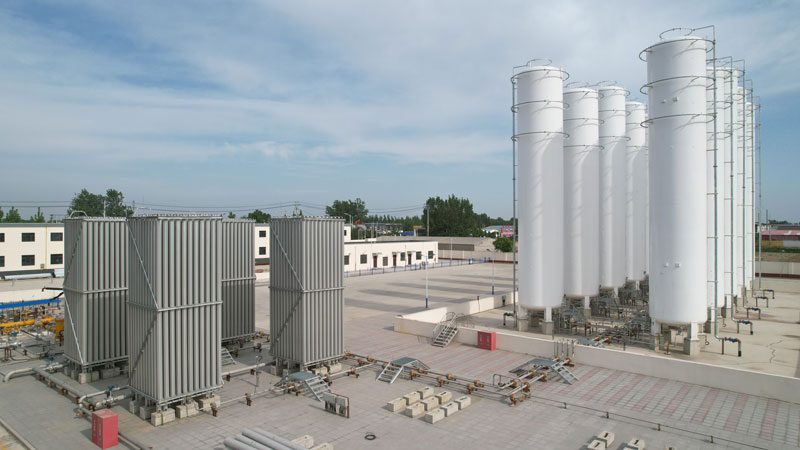 Hebei Runfeng completed the installation of 10 lng storage tanks for customers.