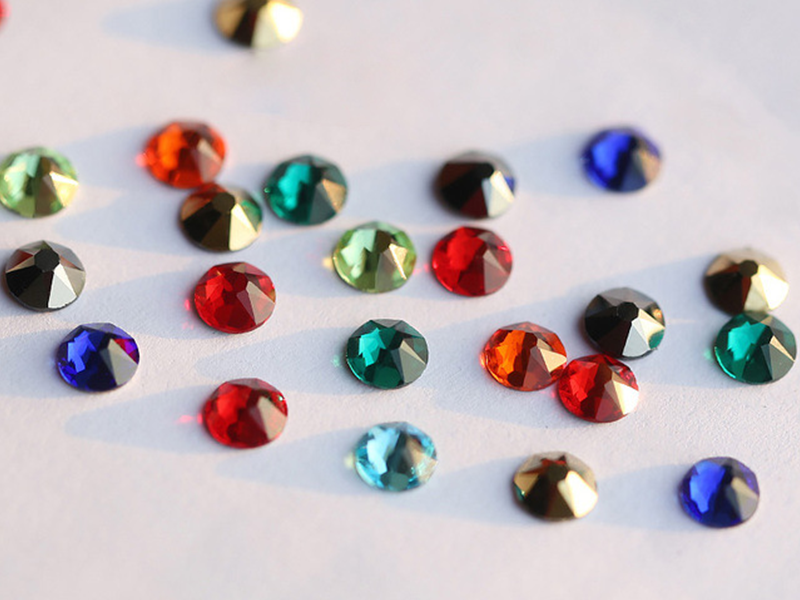 2023 Rhinestone Color Recommendations: A Perfect Blend of Classic and Fashionable