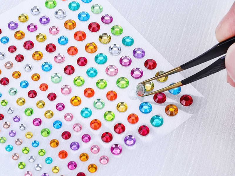 The Versatility of Acrylic Rhinestones: Perfect for Nail and Facial Decoration