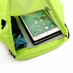 Çanta me varëse tërheqëse me ngjyra promovuese dhe informacione për furnizuesin