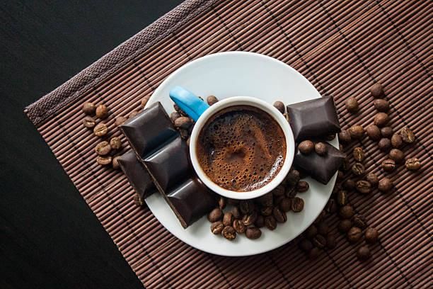 भाजणाऱ्यांनी कॉफीसोबत चवीचं चॉकलेट विकावं का?