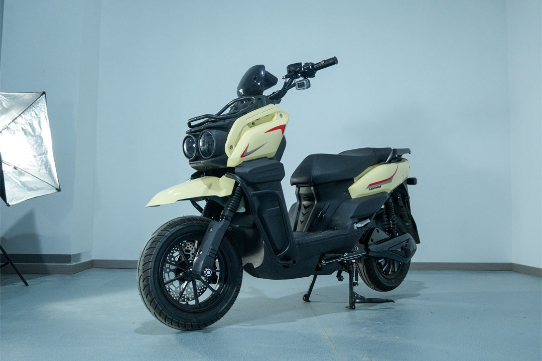 Utforska den kraftfulla och effektiva tanken elektriska mopeden av Cyclemix