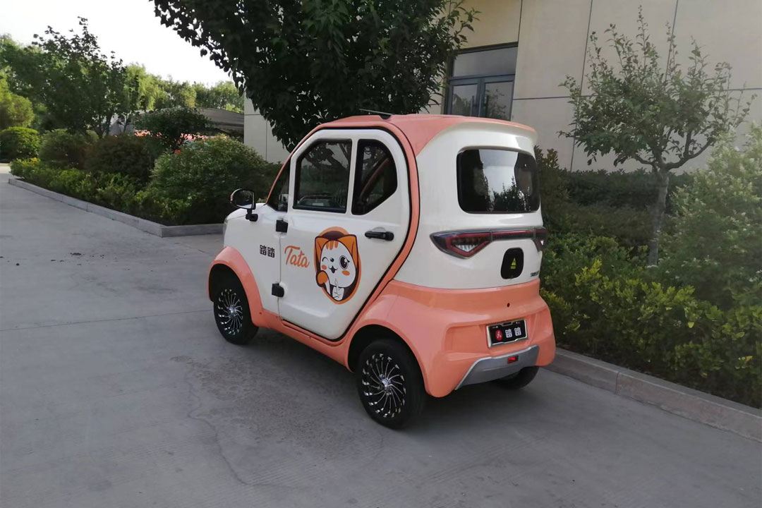 Електрични возила со мала брзина: кинеските производители блескаат на саемот во Кантон
