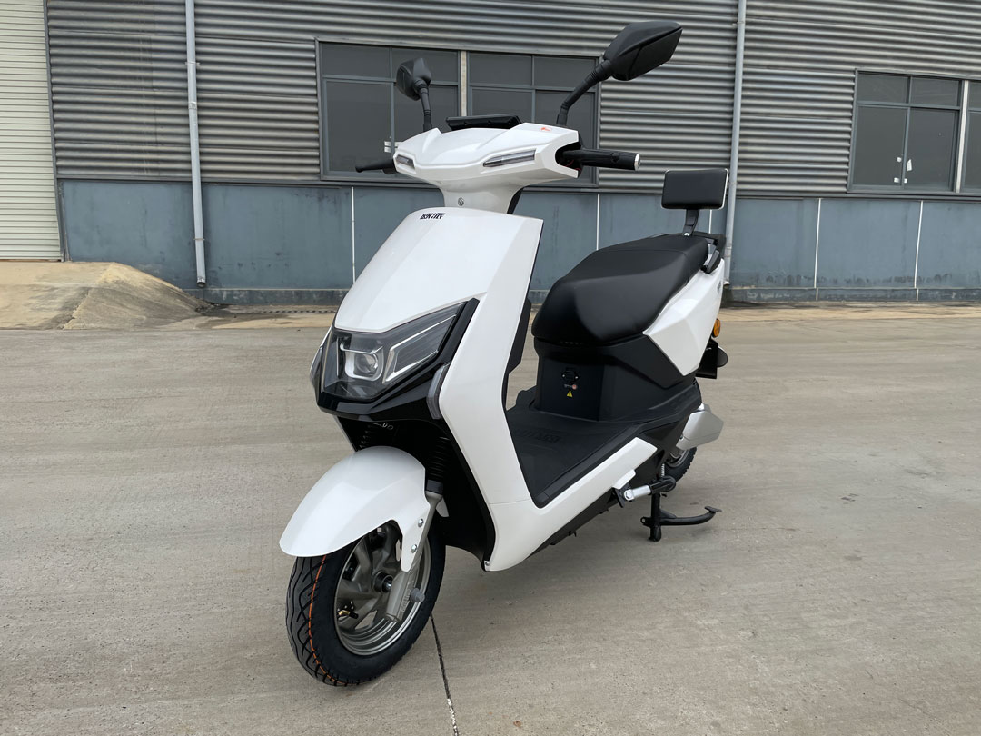 YW-06 avduker en stilig og kraftig elektrisk moped for Urban Adventures