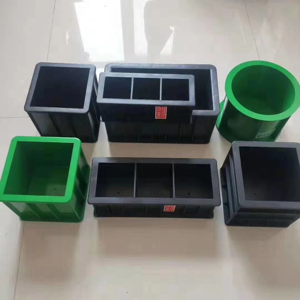 Black And Green Color Plastic Concrete Cube Tes...