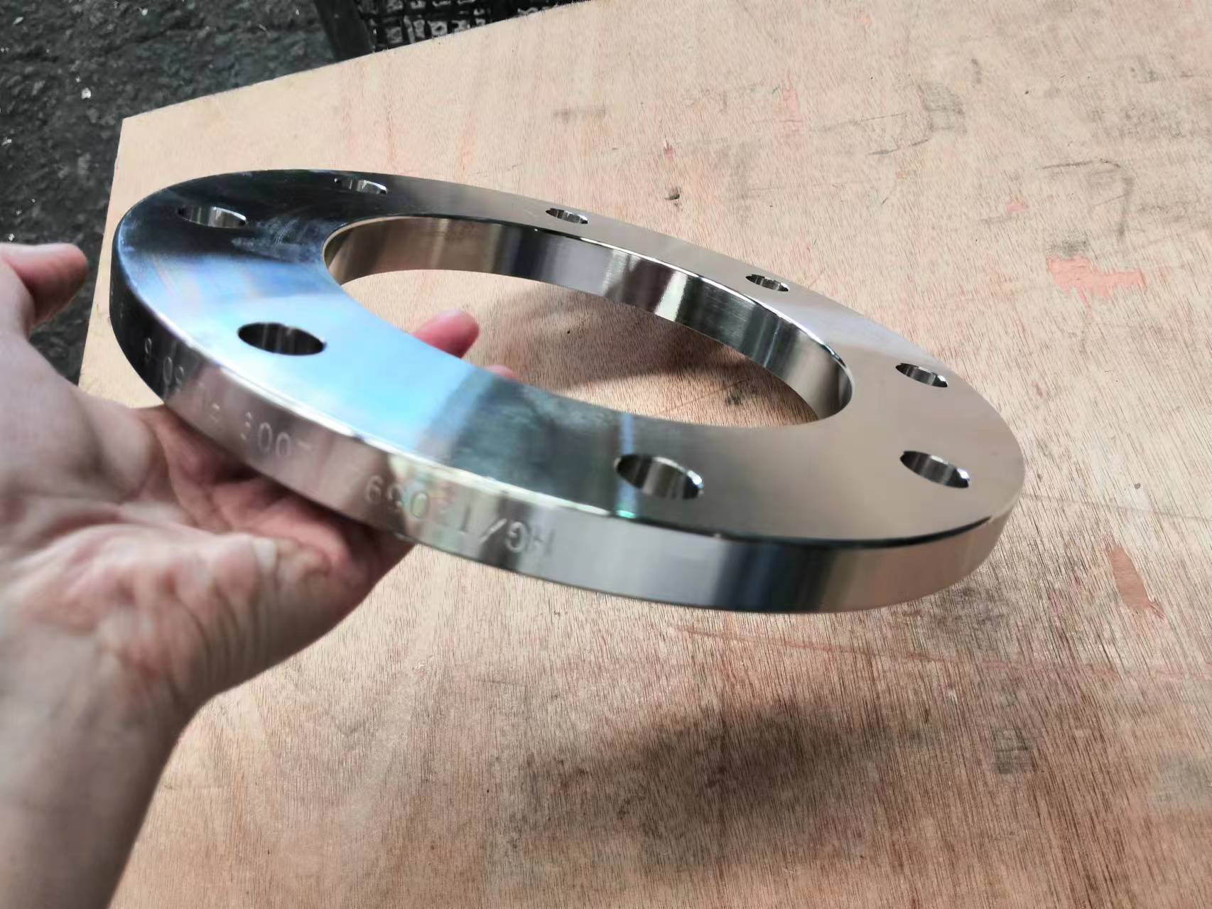 The Plate Flange Buying Guide: Everything You Need to Know
