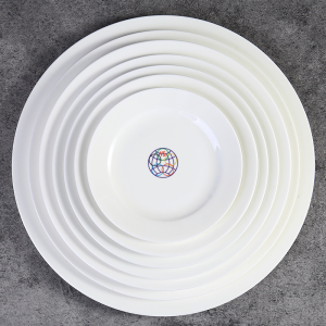 Izsmalcinātas vakariņas Plate kaula porcelāna baltā keramikas zupa dziļais ēdiens Restorāns