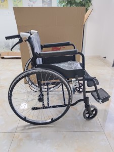 Cadeira de rodas dobrável com pedais