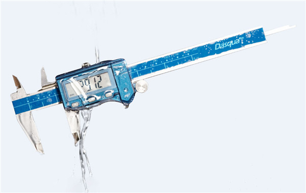 What’s the difference between calipers and micrometers