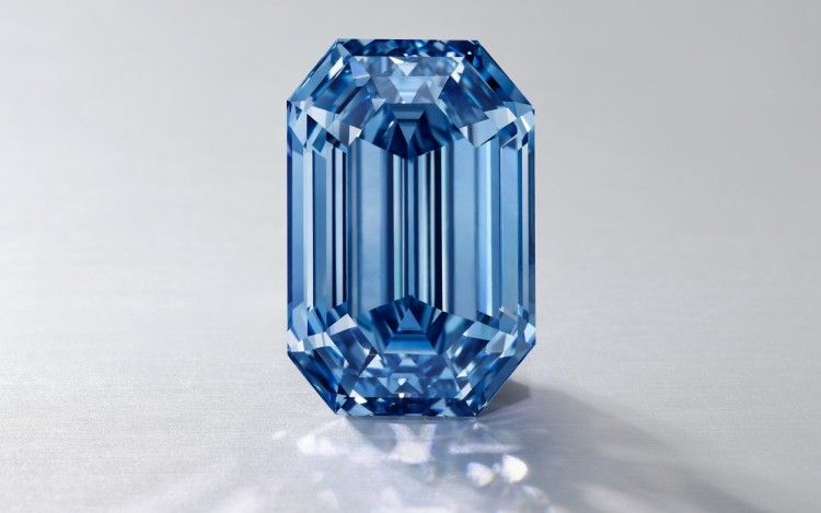 The 15.10ct “De Beers Cullinan Blue”, the largest blue diamond ever sold at auction, sold for HK$450 million the second highest price ever.