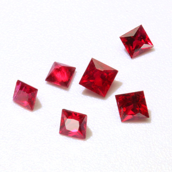 Are sapphires and rubies the same?