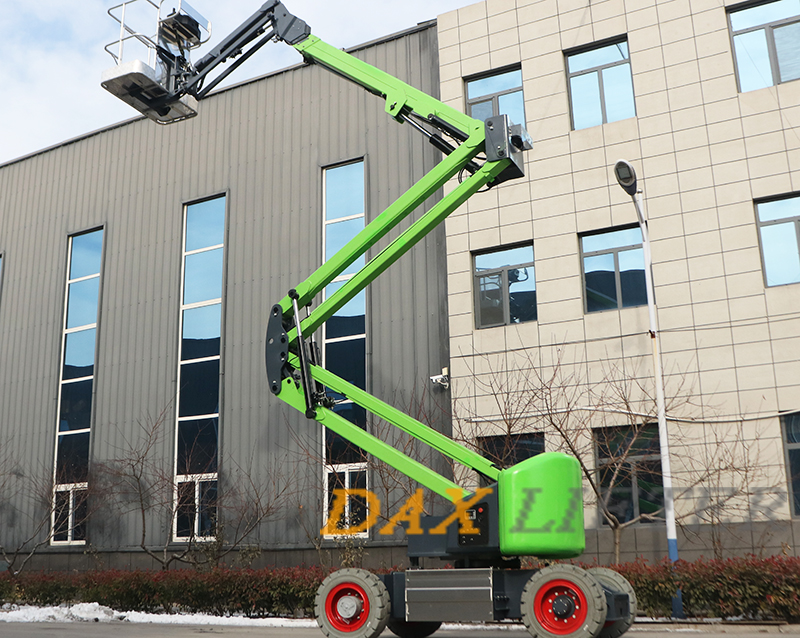 What are the application scenarios of self-propelled articulated boom lift?