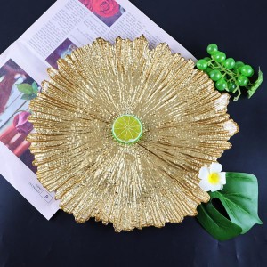 Wholesale 13 inch gold snowflake wedding decoration charger plates