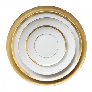 Talerze ceramiczne z porcelany kostnej z 24-karatowego złota z szeroką obręczą do hotelu i restauracji weselnej