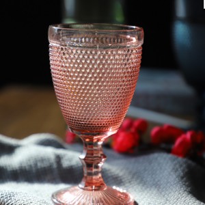 High quality colored drinking glassware wine glass goblet for wedding hotel