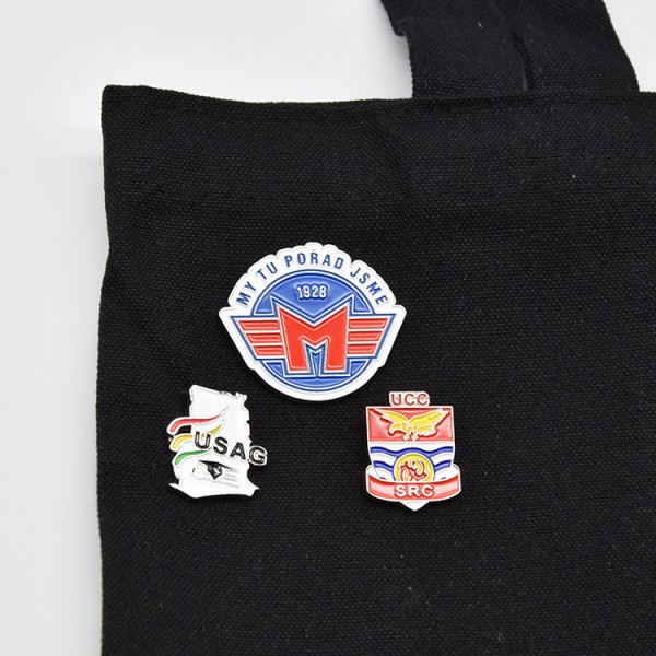 Customized Logo Free Design Popular Channel Brooches Enamel Pin Creative Manufacturer