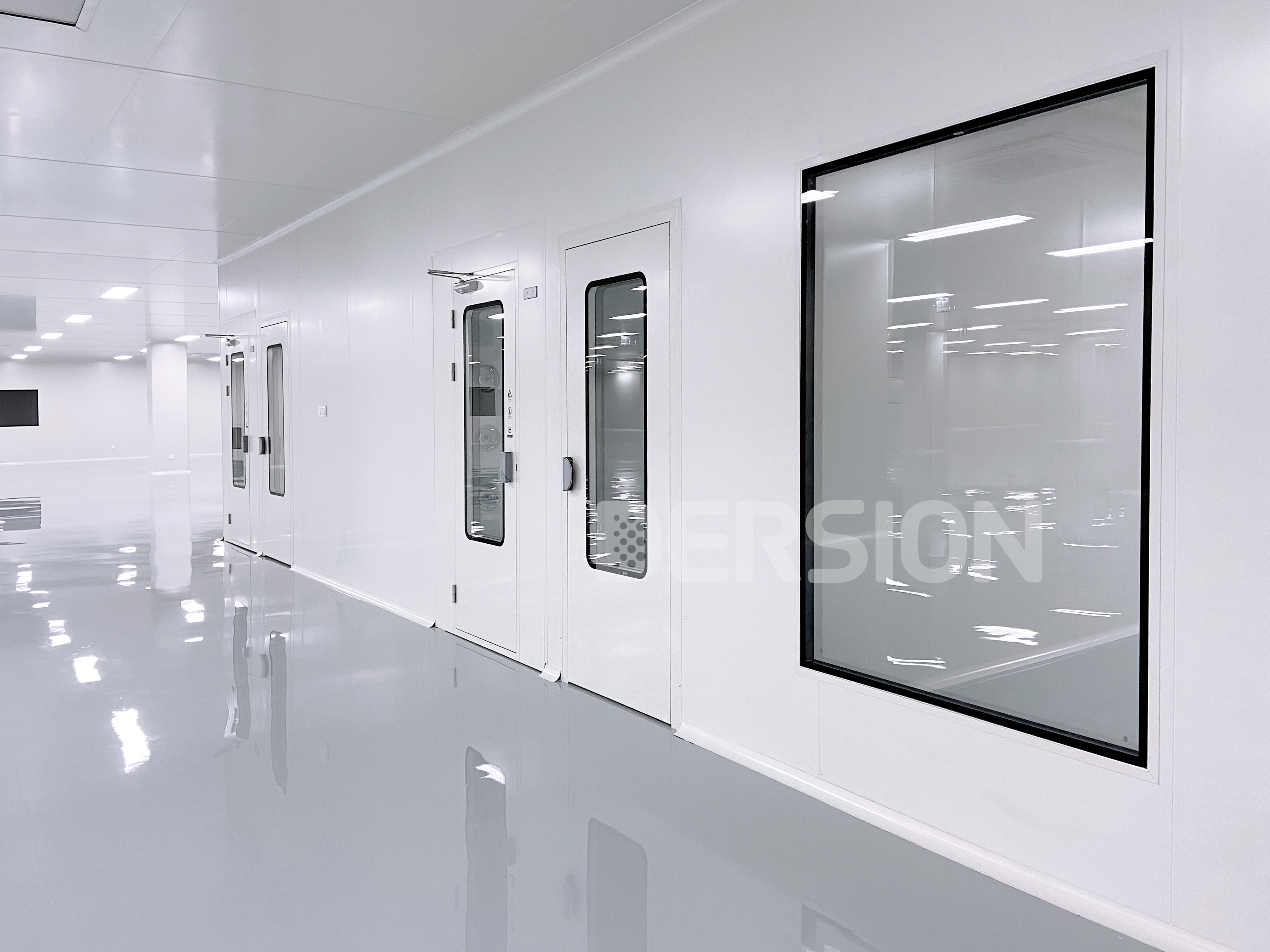 What to consider in the design of cleanroom tour corridors?