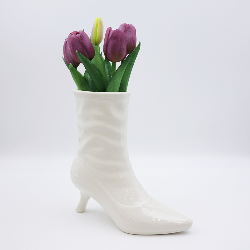 I-Ceramic Boot Vase Emhlophe