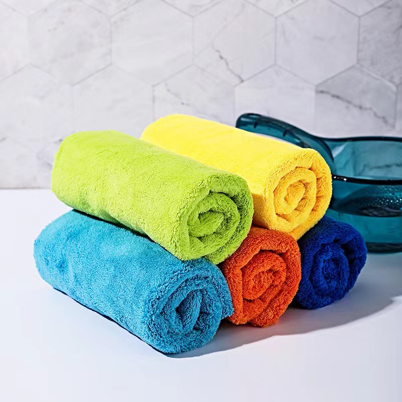 What are the characteristics of coral velvet car towel?