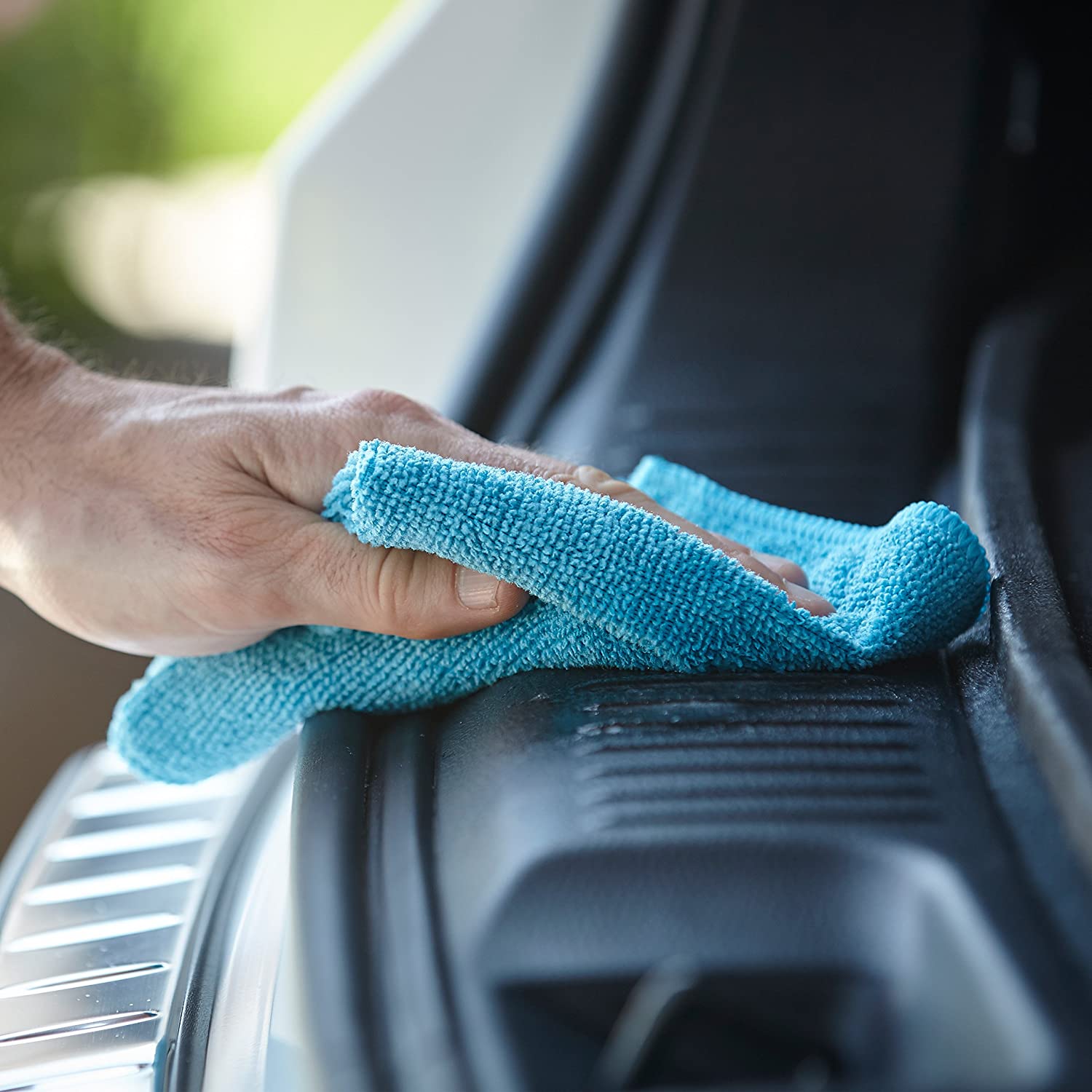 What are the differences between car wash towels and regular towels?
