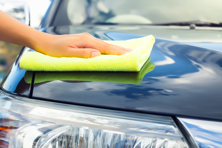 3 Reasons Microfiber Towels Are Essential for Professional Automotive Detailing