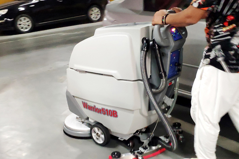 Electric floor washing machines are suitable for residential quarters parking lot cleaning