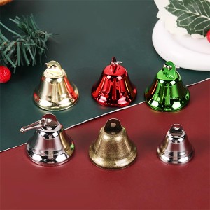 Metalni ukrasni božićni predmeti