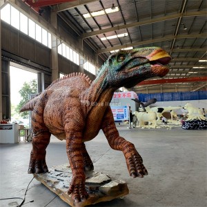 Камуфляжды аниматроникалық Эдмонтозавр динозаврының моделі