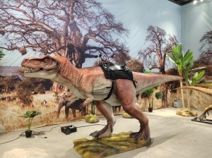 Vlastní modely jízdy na jurských dinosaurech - Animatronic T-Rex Head Model