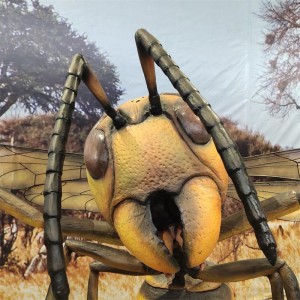 Obrovské animatronické modely hmyzu a hmyzu