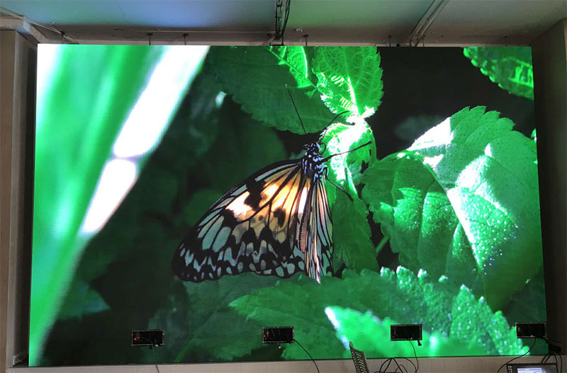 Hvordan håndterer man barske miljøer med udendørs LED-skærme?