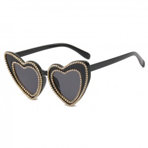 Heart Shape Rhinestone Sunglasses for Women Diamond Decoration