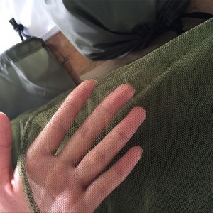 Ai phê duyệt vải lưới chống muỗi hình chữ nhật được xử lý bằng thuốc trừ sâu