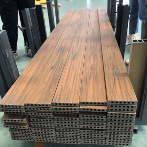 Popurlar ELM Co-Extrusion WPC Decking Wood Plastic Composite Decks