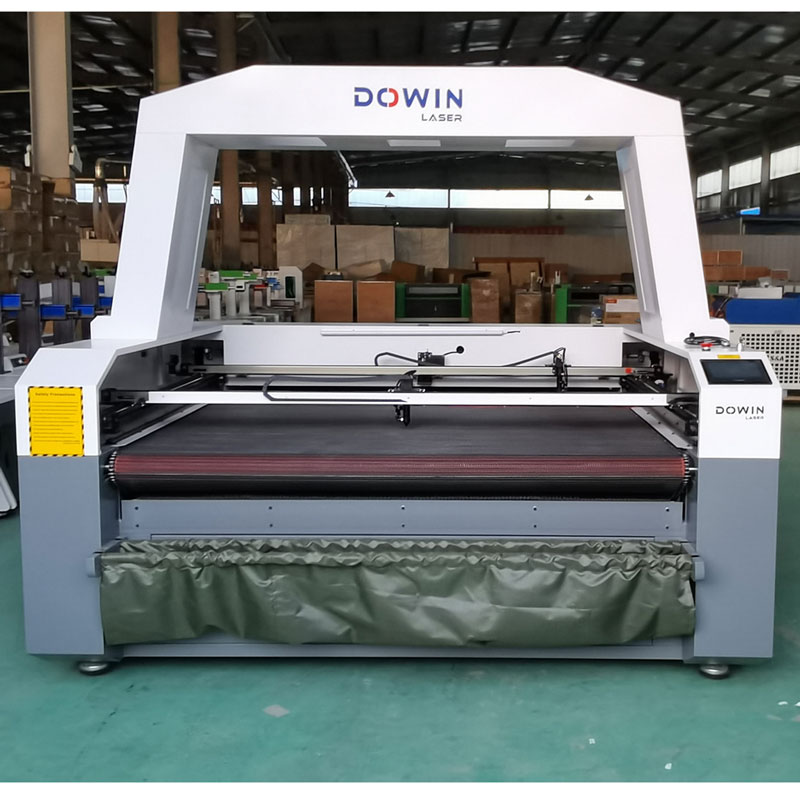 DW-1812CCD VISION AUTO FEEDING LASER CUTTING MACHINE WITH TOP CAMERA FOR FABRIC AND TEXTILE
