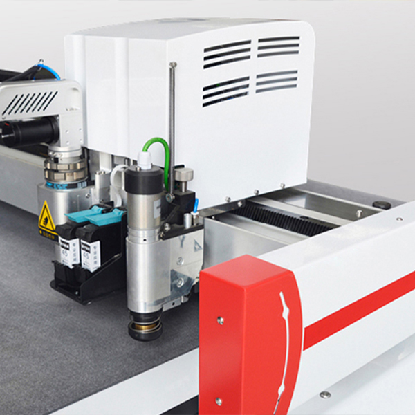 Low Price For Exhibits Material Cutting Machine - Digital Vibrating Knife Cutting Machine For Sporting Goods Industry – Datu detail pictures