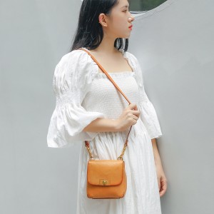 Персонализирано лого Малки чанти през рамо от естествена кожа за жени