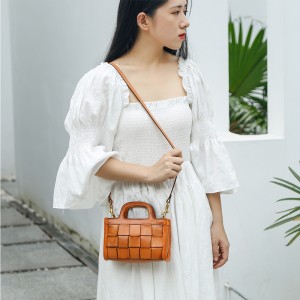 ຄຸນະພາບສູງ Customized Vegetable Tanned Leather Women's Woven Bag Crossbody Bag