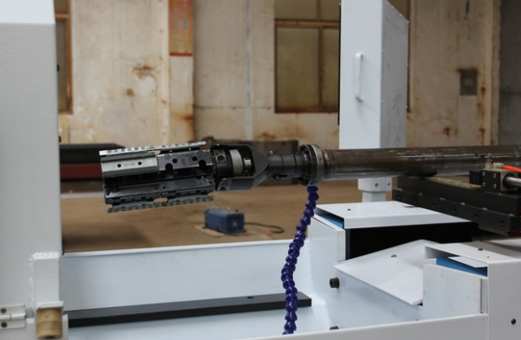 The new deep hole honing machine has passed the inspection of the customers