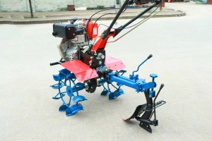 Factory Direct wholesale high quality Tools Mini diesel manual four-stroke tiller Cultivators 186F
