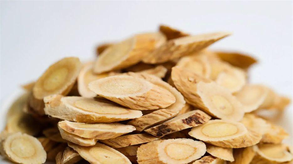 The Power of Astragalus Polysaccharides: A Natural Health Booster