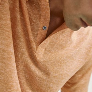 Camisa polo masculina ecológica de cânhamo tingido liso natural