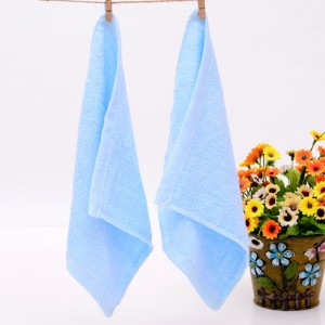 25*25 cm bamboesvesel baba speeksel handdoek pasgemaakte borduurwerk LOGO kleuterskool kinderhanddoek