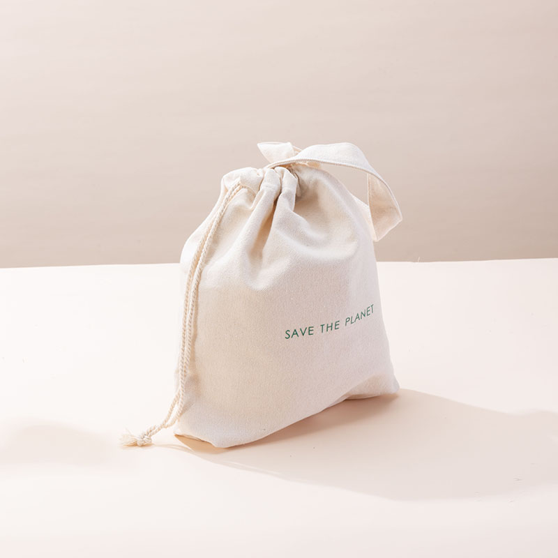 Drawstring Pouch in natural color made of recycled cotton with handle  - CBC107 (3)