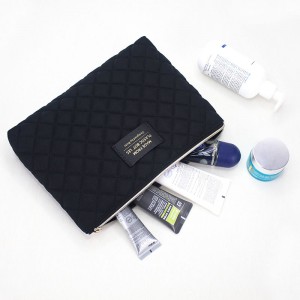 Black RPET check quilted cosmetic bag MCBR022