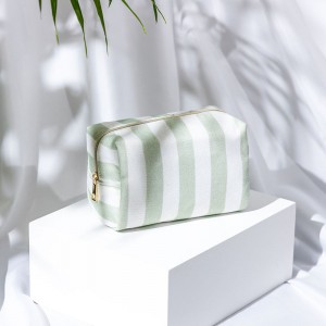 Popular cosmetic bag with 100% natural bamboo fiber In Shenzhen-CBB094