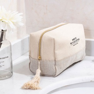 Recycled cotton cosmetic pouch with tassel puller – CBC088