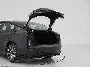 Versione a trazione integrale a lunga durata Tesla Model 3, fonte primaria più bassa, EV